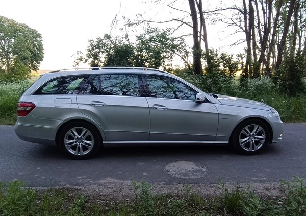 Mercedes-Benz Klasa E cena 42000 przebieg: 293000, rok produkcji 2009 z Chojna małe 106